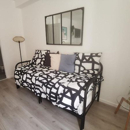 Studio cosy et rénové à 2 pas gare Reims Centre - Rue Exterior foto