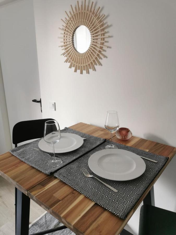 Studio cosy et rénové à 2 pas gare Reims Centre - Rue Exterior foto