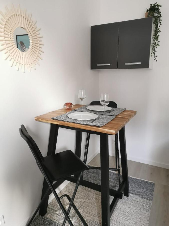 Studio cosy et rénové à 2 pas gare Reims Centre - Rue Exterior foto
