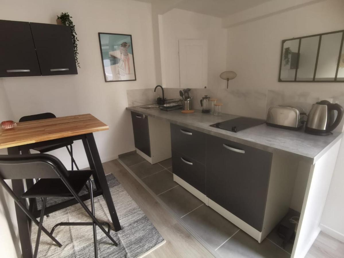 Studio cosy et rénové à 2 pas gare Reims Centre - Rue Exterior foto